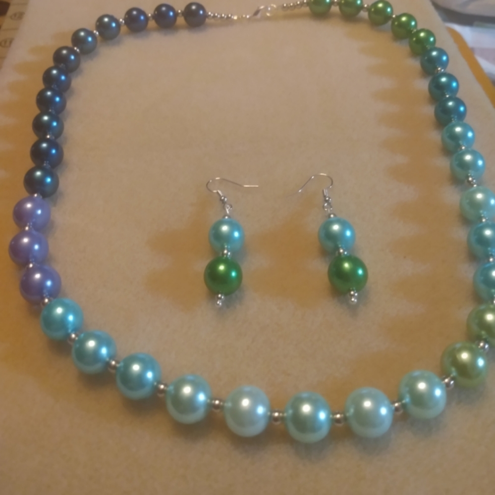 Peal 2 piece necklace and earring set
